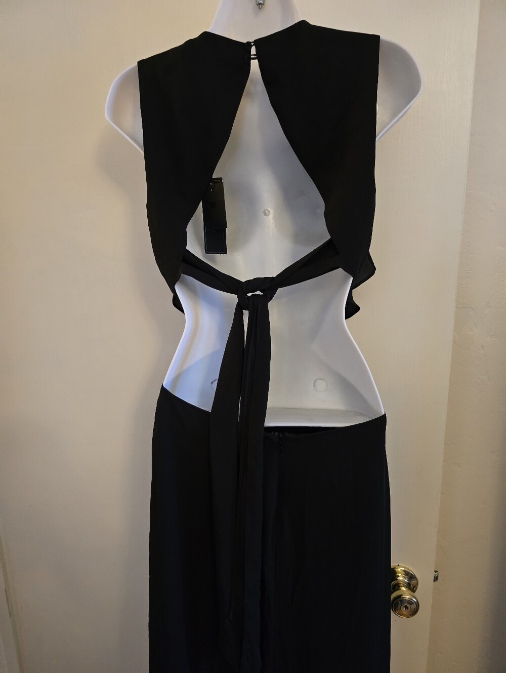 BCBG Max Azria NWT Black Cutout Maxi Dress Size 4 Open Back Formal Evening Gown - Picture 7 of 10
